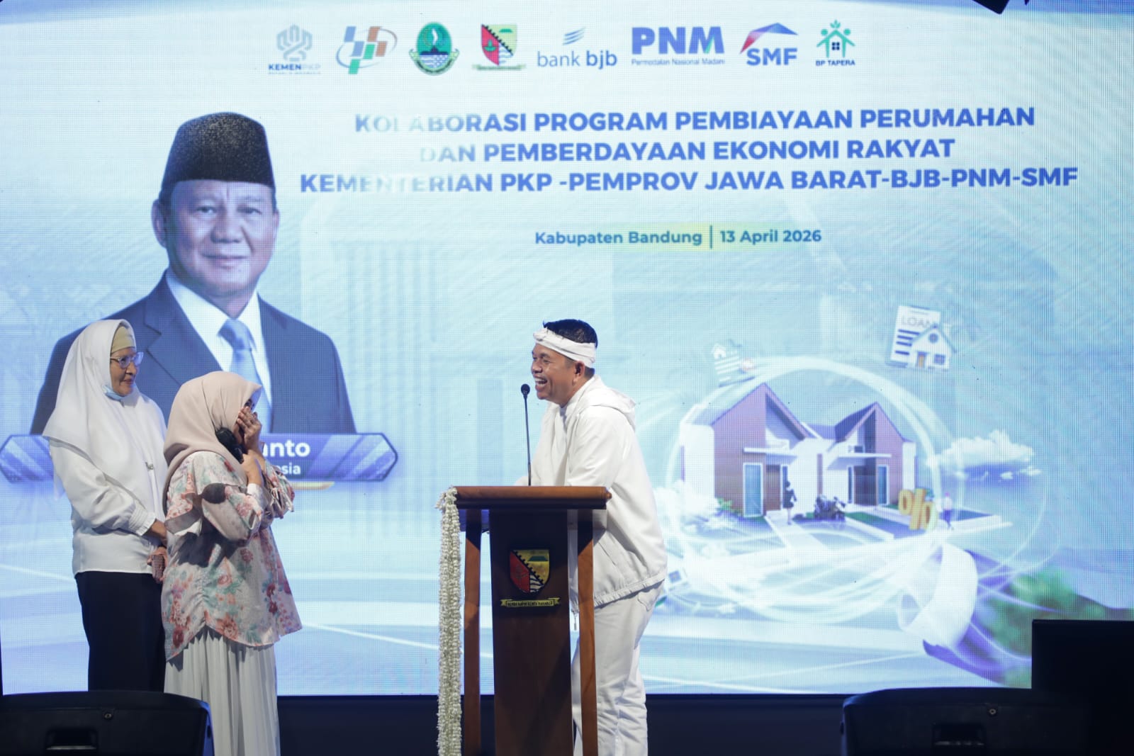 KDM Diserbu Ratusan Warga Kiaraeunyeuh, Ibu-ibu Menangis Diberi Uang 2,5 juta